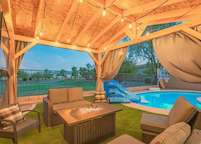 Tranquil Oasis: Experience Luxury Living!